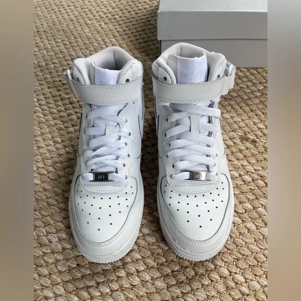 Nike Air Force 1 LE Mid Triple White 4.5 GS youth Kids Boys EUC W Box Tried On
